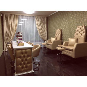 Маникюрный стол Сабина